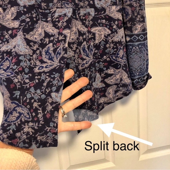 “Lucky Brand” notch collar, 3/4 sleeve navy & lt. blue print top - size M - Picture 6 of 12